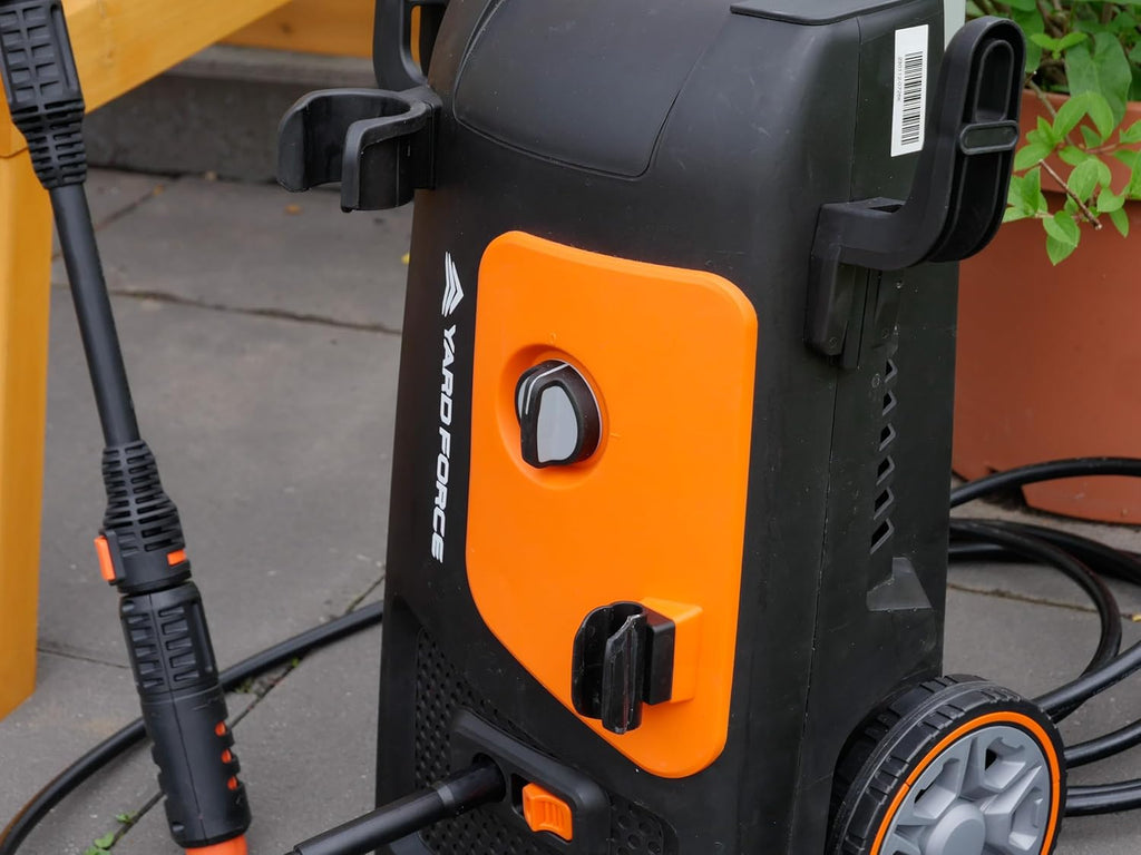 Yard Force EW U13B Hogedrukreiniger (1800 W, 135 bar, 450 l/u) – Krachtige reiniger met slanghaspel, aluminium pomp en 6 m slang