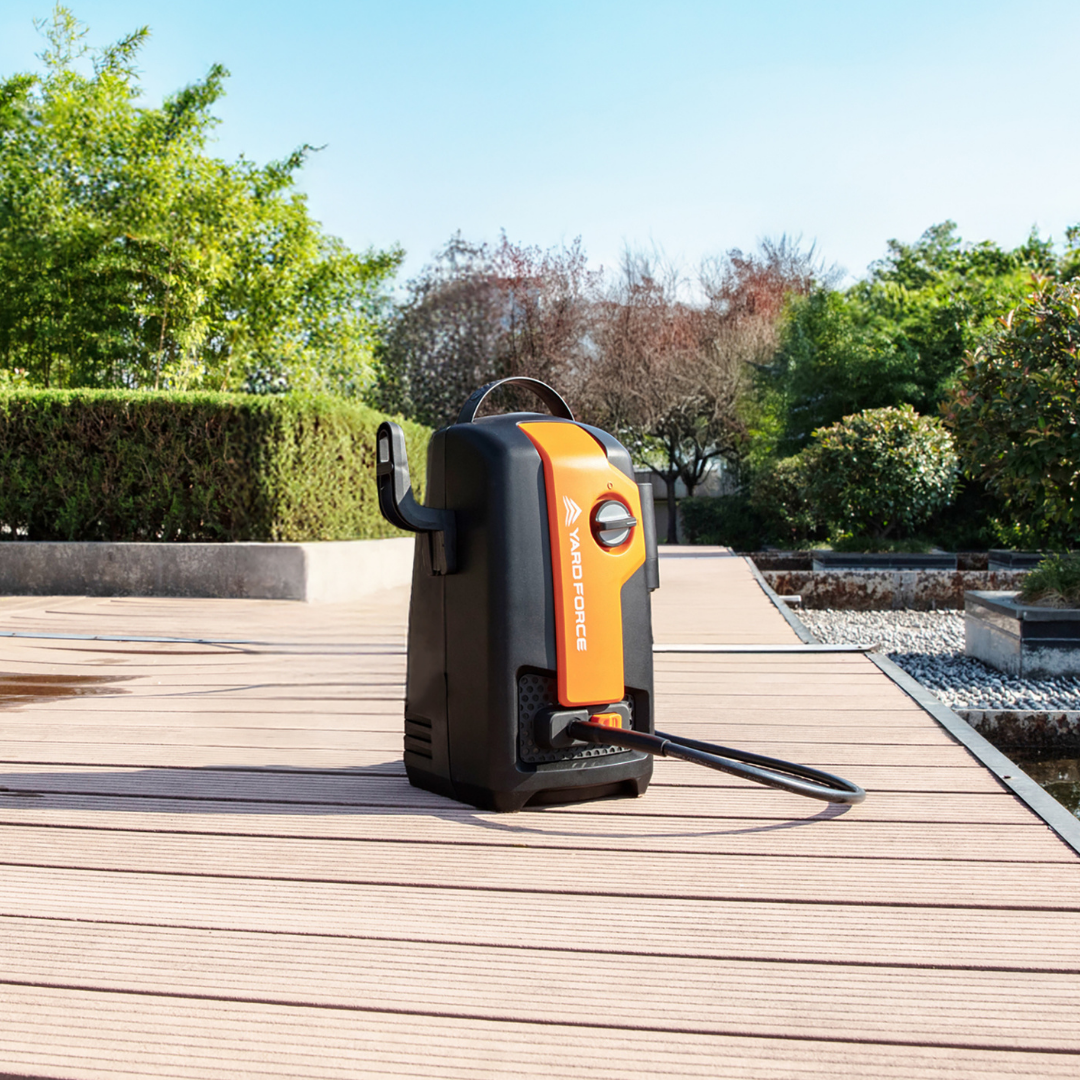 Myjka ciśnieniowa Yard Force 1600W EW U11E – maks. 120 barów, silnik chłodzony powietrzem, w zestawie pianownica i akcesoria, kompaktowa i lekka
