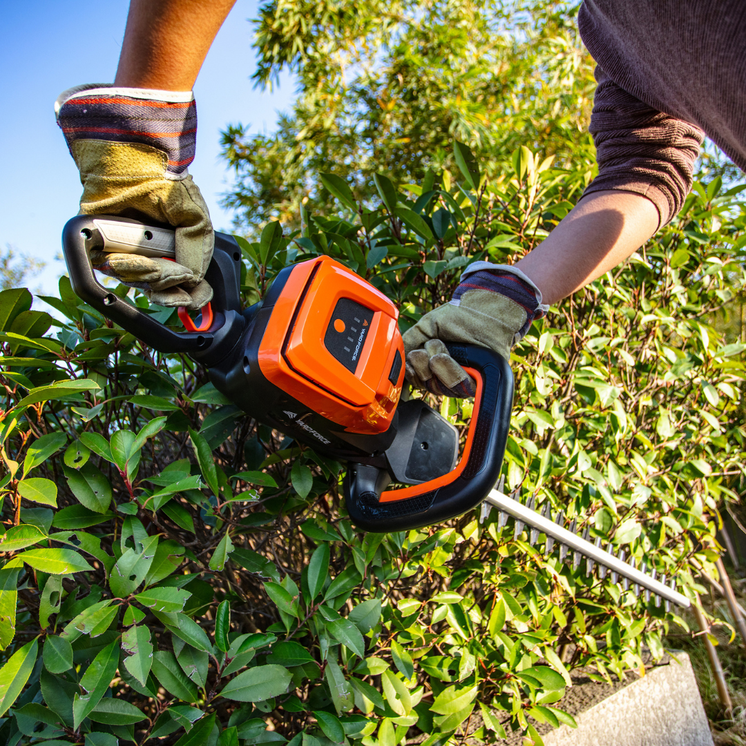 Yard Force 40V Akumulatorowe nożyce do żywopłotu LH G60W-EU – długość cięcia 58 cm, grubość cięcia 28 mm, obrotowy uchwyt (solo / bez akumulatora i ładowarki)