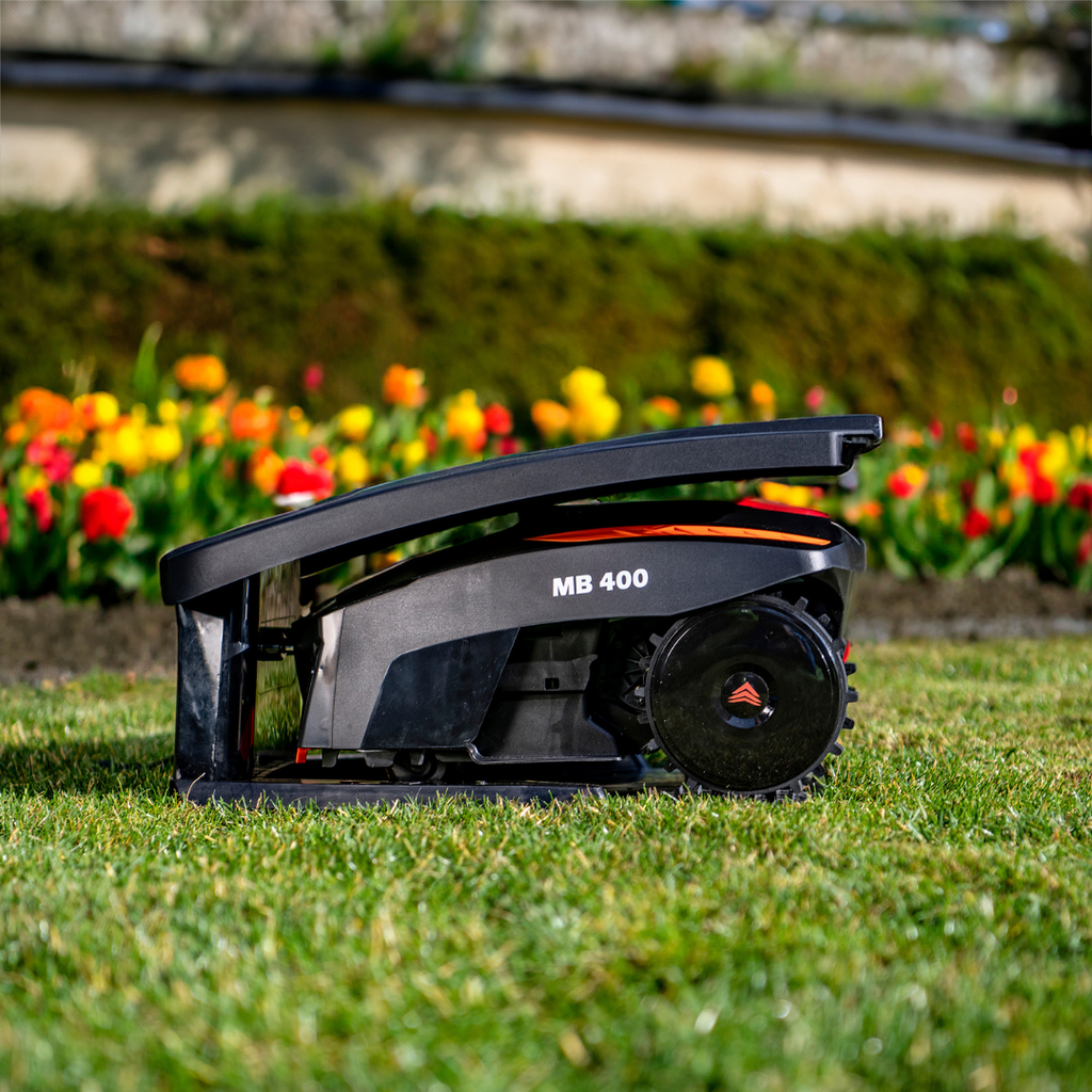 Yard Force 20V Mähroboter MB400 – für bis zu 400 m², Bluetooth App-Steuerung, 16 cm Schnittbreite, 30 % Steigung, inkl. Installations-Set